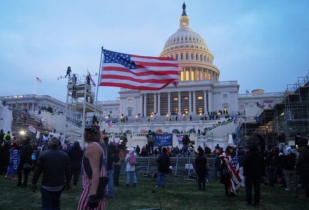 2021 storming of the United States Capitol 09 cropped